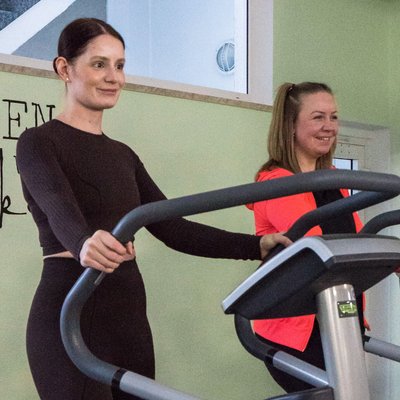 Fitnessstudio Scholzhalle Hoyerswerda: Verbessere Deine Fitness und Gesundheit mit maßgeschneidertem Training! Spüre den Unterschied und erlebe neue Energie.