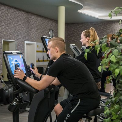Fitnessstudio Scholzhalle Hoyerswerda: Entdecke die Vorteile von Cardiotraining.Fit, gesund und voller Energie!