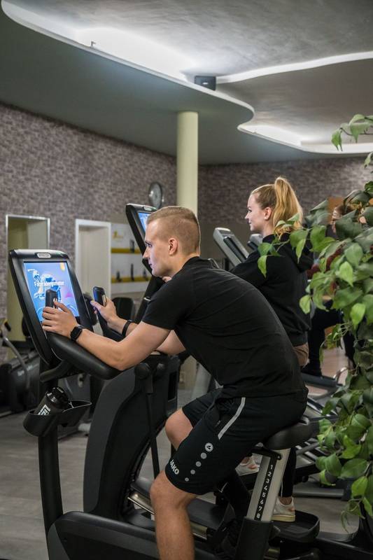 Fitnessstudio Scholzhalle Hoyerswerda: Entdecke die Vorteile von Cardiotraining.Fit, gesund und voller Energie!