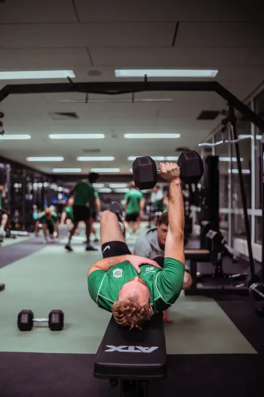 Sportschule Oberhaching: Krafttraining für alle! Verbessere Deine Fitness und fühle Dich stark und gesund.