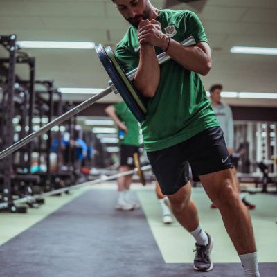 Sportschule Oberhaching: Krafttraining für alle! Verbessere Deine Fitness und fühle Dich stark und gesund.