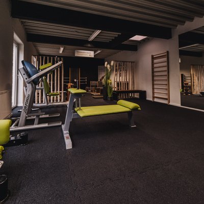 Tatkraft_Fitnessstudio_Neunhaus_Gesundheitstraining