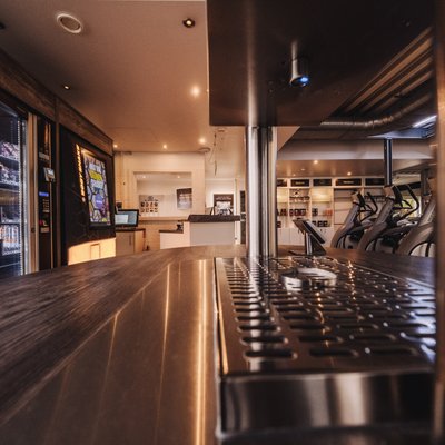 Tatkraft_Fitnessstudio_Neunhaus_Schank