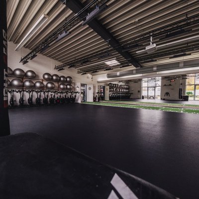 Tatkraft_Fitnessstudio_Neunhaus_Trainingsbereich_14